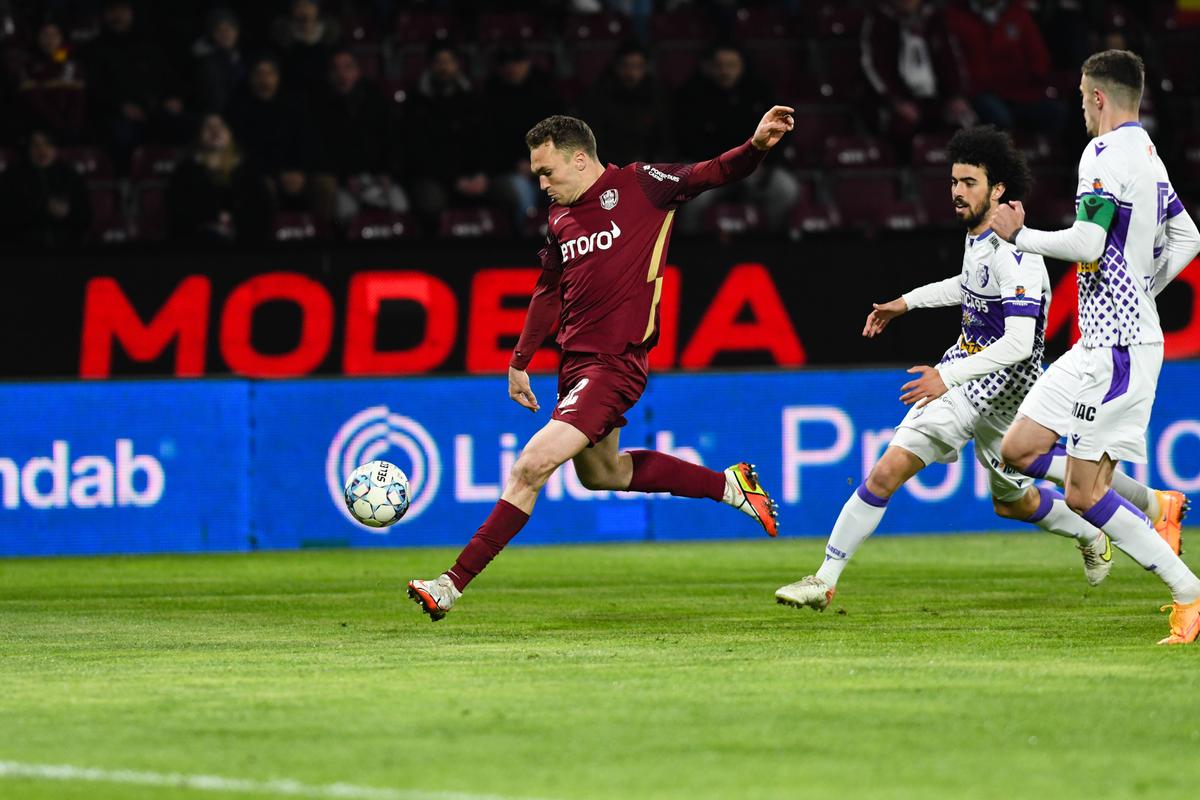 Două nume cu greutate din fotbalul românesc n-au milă de CFR Cluj și Petrescu: „Mai degrabă te ia somnul, lasă total de dorit”