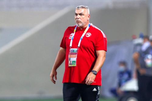 Cosmin Olăroiu / Sursă foto: Twiteer @SharjahFC