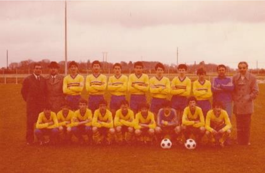 România U16 la turneul Montaigu 1979. Gică Hagi, rândul de jos, al patrulea de la stânga la dreapta România U16 a debutat cu un egal la „Mini-Mondialul” din Franța