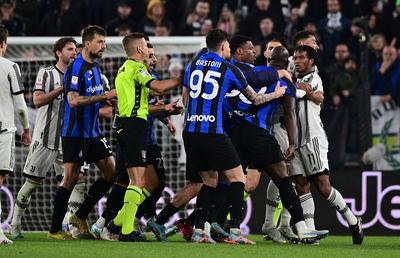 Încăierare generală după Juventus - Inter, în semifinalele Cupei Italiei! 3 cartonașe roșii și rezultat stabilit în ultima secundă