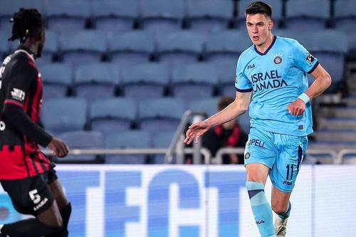 Patronul clubului ACS Juniorul, Mihai Trăistaru, este supărat pe fostul său elev, Rareș Ilie, acum la Maccabi Tel Aviv, unde a fost împrumutat de la Nice.