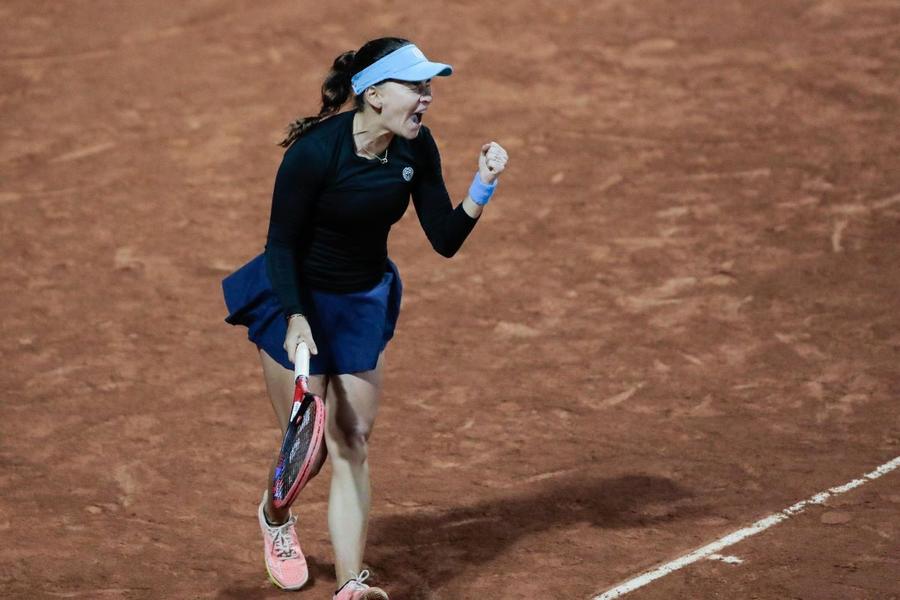 Irina Bara, după victoria în turul 2 de la Bogota Foto: Copa Colsanitas Jaqueline Cristian și încă două românce s-au impus revenind de la minge de meci în 2024 » O altă „tricoloră” are însă 3 înfrângeri dureroase