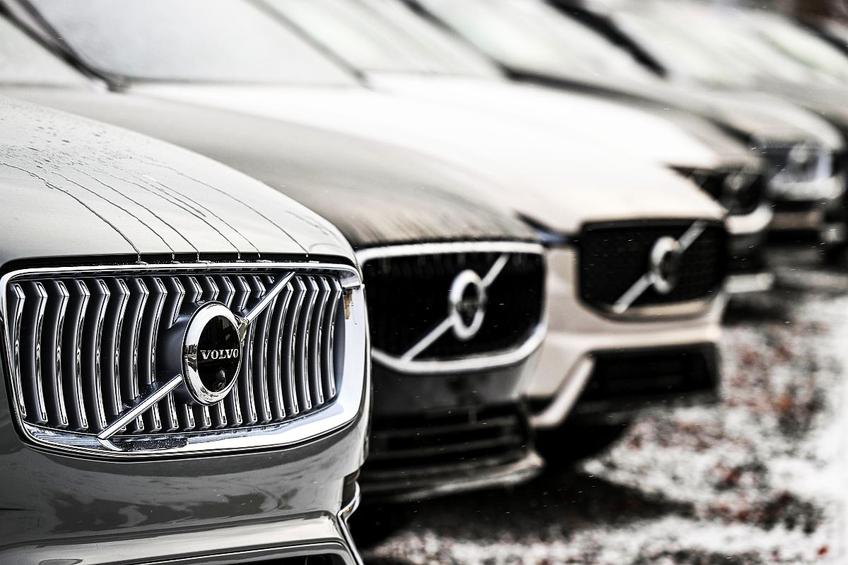 Mașini Volvo parcate, foto: Imago
