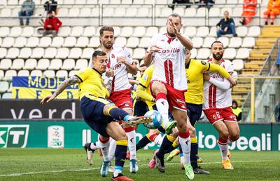 Își va pierde George Pușcaș locul de titular și în Serie B? Cum a explicat antrenorul schimbarea atacantului său la pauză!