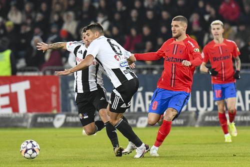 Iulian Cristea, în duel cu Bîrligea / FOTO: Imago