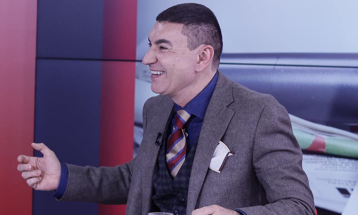 Cristi Borcea face un tratament în care ace ultrasubțiri îi înțeapă fața: „E Morpheus, fac tot!” » Obiceiul cu Pițurcă: „În fiecare weekend, facem asta”