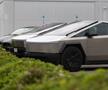 Mașina Tesla, descrisă de Elon Musk drept „indestructibilă”, a fost RUPTĂ în două de un Mercedes