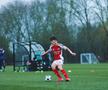 Românul Robert Asavetei a semnat cu Arsenal U13