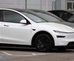 Mașina Tesla, descrisă de Elon Musk drept „indestructibilă”, a fost RUPTĂ în două de un Mercedes
