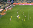 Două faze controversate în Petrolul - Sepsi, ambele judecate în aceeași direcție » Henț evident în careu, arbitrul nu a revăzut intervenția