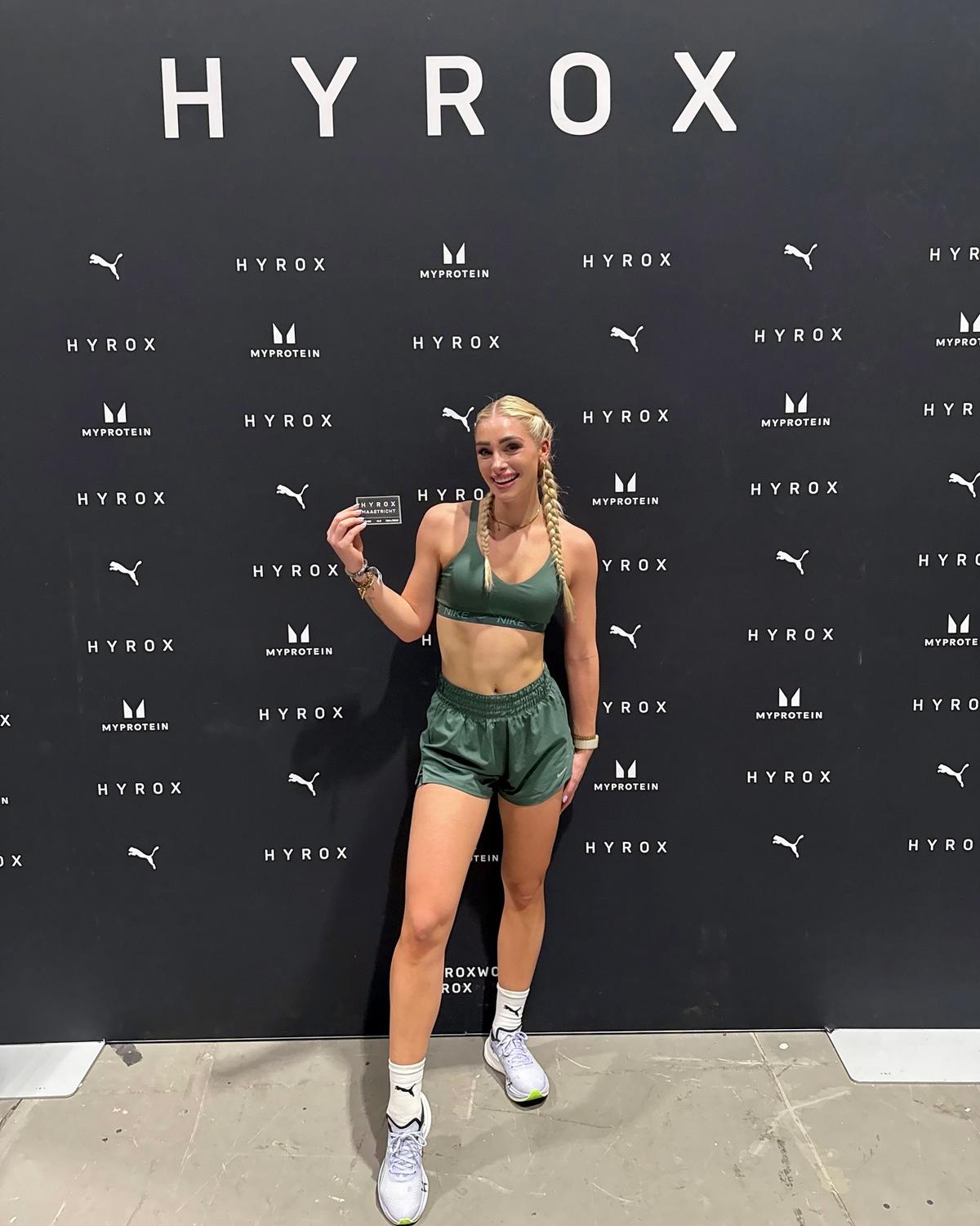 Esmee întoarce privirile în sala de fitness! Cine e blonda care a cucerit Olanda și a câștigat titlul de „Miss Intercontinental”