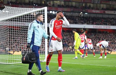 Arsenal a pierdut un om de bază! Se operează și nu mai joacă în acest sezon