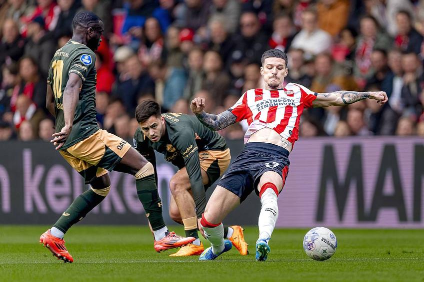 Dennis Man, în acțiune în PSV - Utrecht // foto: Imago Images