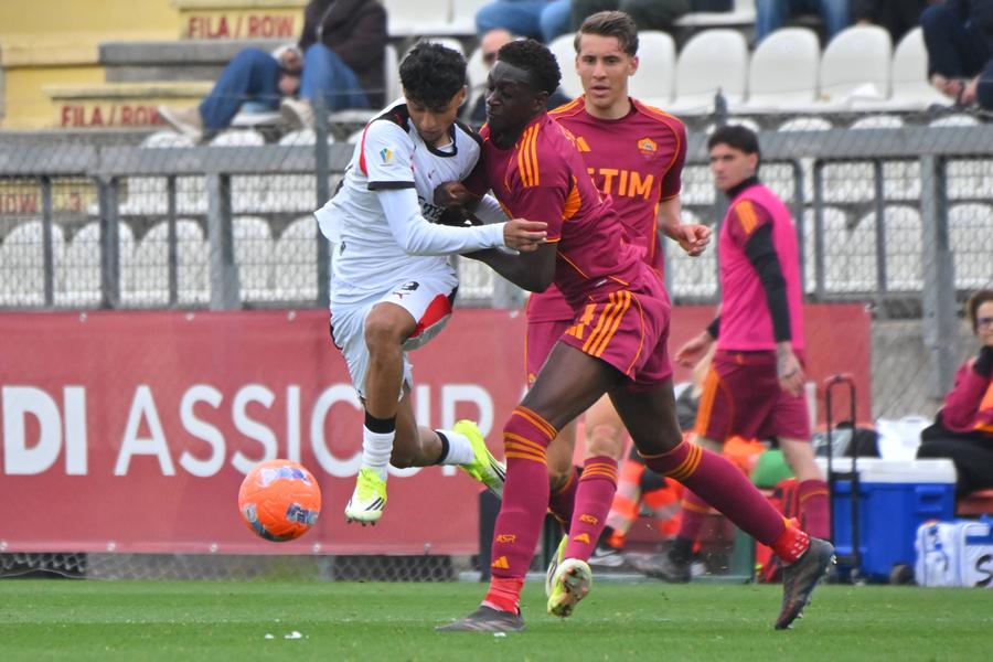 Francesco Domniței, în tricoul lui AC Milan // FOTO: Imago Images Diaspora face atacul României! „Nouarul” de la AC Milan, gol de senzație astăzi