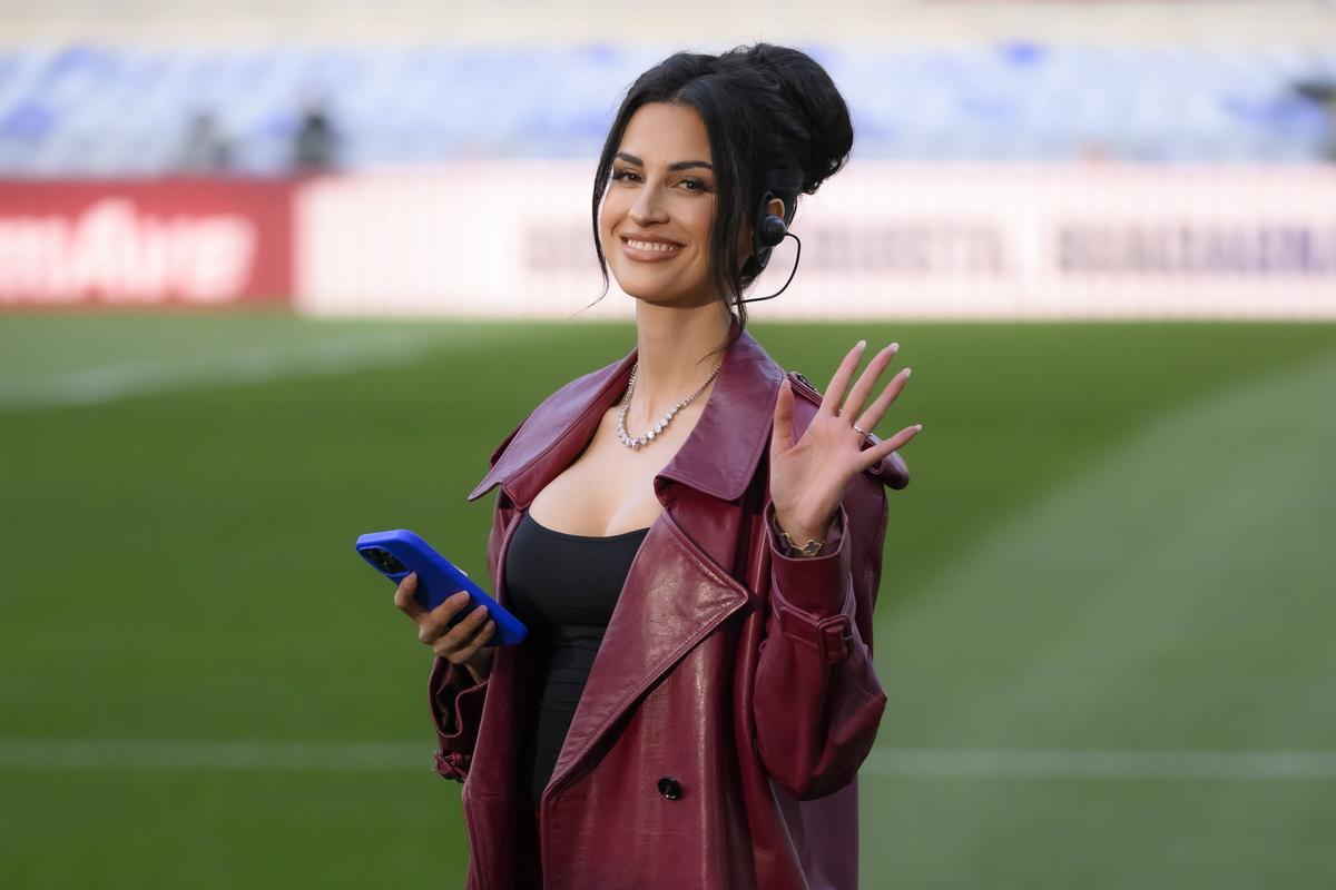 Prezentatoarea TV s-a afișat cu fotbalistul mai tânăr cu 11 ani și a „rupt” Internetul: „Genul de dragoste...”