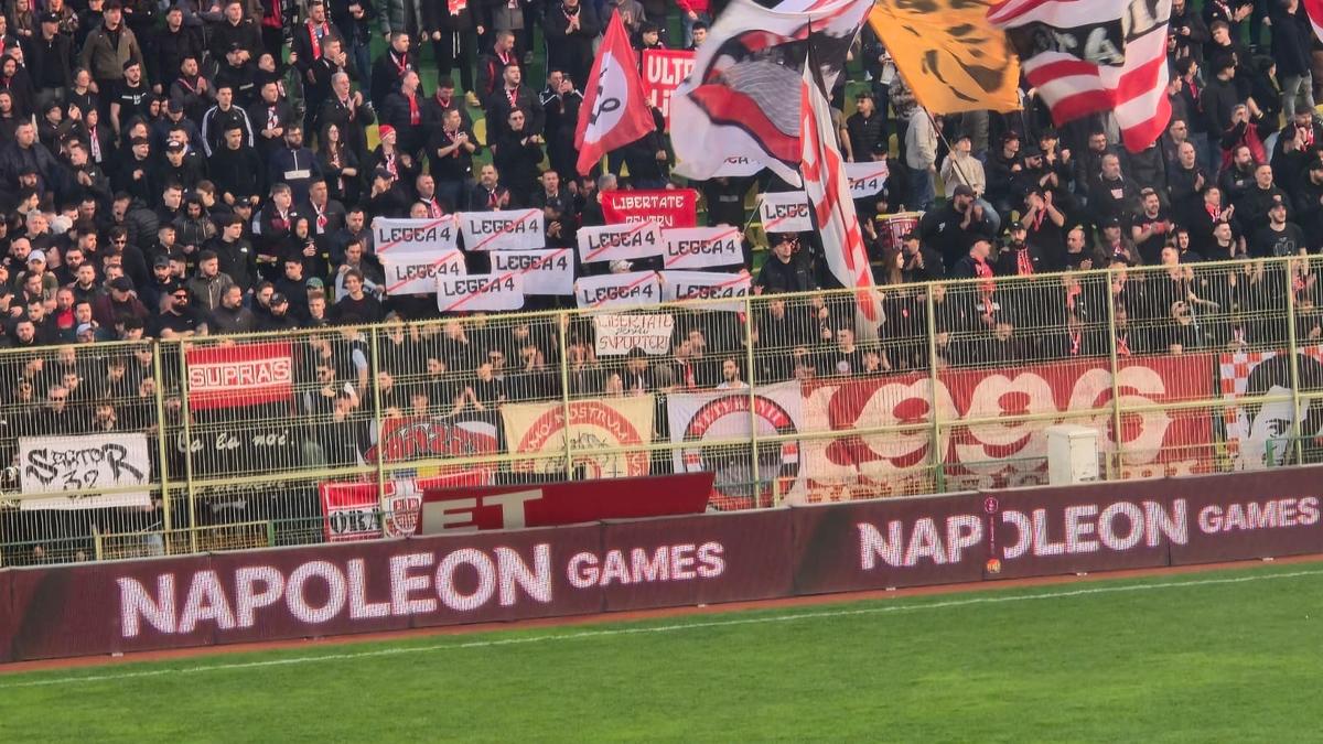 Scandarea care i-a unit pe fani la meciul FC Argeș - Dinamo