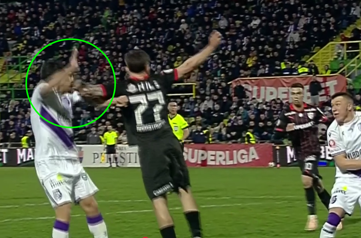 Armstrong îl lovește pe Borța / FOTO: Captură TV @Prima Sport 1