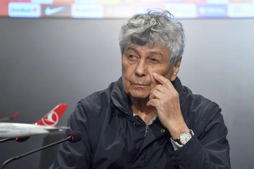Ultimele vești de la Universitar despre Mircea Lucescu // foto: Imago