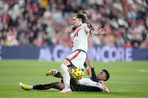 Andrei Rațiu, în Vallecano - Elche // FOTO: Imago Images