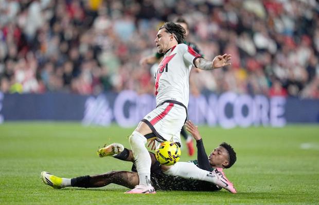 „Comisar” la națională, imperial în Spania! Nota lui Andrei Rațiu în succesul din La Liga