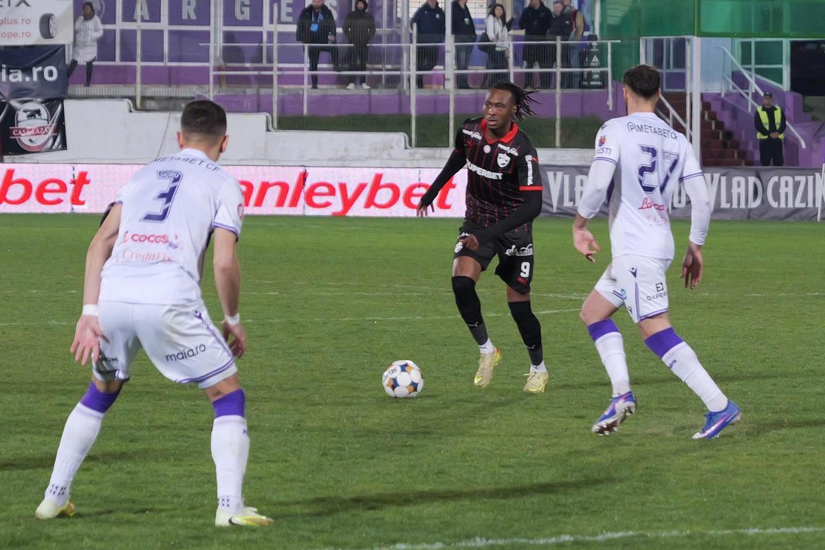 Dinamo obține primul punct în play-off, visul podiumului rămâne departe de Argeș! Noul clasament în lupta la titlu