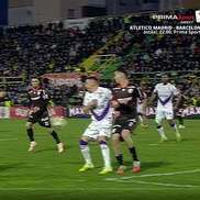 Armstrong îl lovește pe Borța / FOTO: Captură TV @Prima Sport 1