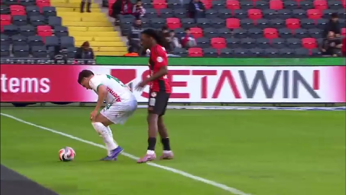 Remiză în Gaziantep - Alanyaspor, duelul românilor din Turcia »  Ianis Hagi a ieșit accidentat