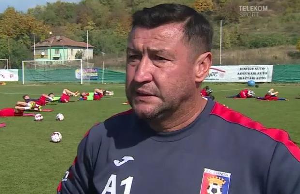 Viorel Moldovan, ironii în serie după anunțul reluării antrenamentelor: „Voiam în Maldive, fiecare cu insula lui. Eu zic să îi dăm viteză direct, fără pregătire”