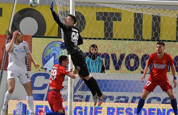 Repetent! Cine a fost cel mai slab jucător din FCSB - CFR Cluj + cine s-a evidențiat și cât a luat jucătorul criticat de Becali