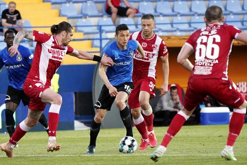 Raul Albentosa (în stânga) a impresionat la Dinamo și ar putea continua și din vară. Sursă foto: fcviitorul.ro