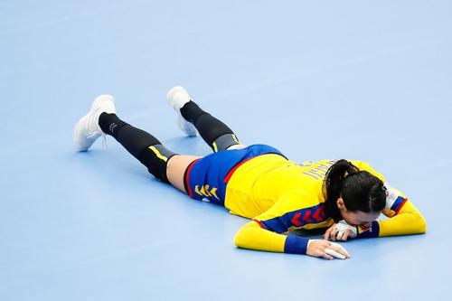 Cristina Neagu, 32 de ani, va mai juca până în 13 mai, după care va merge să-și rezolve problemele de sănătate.