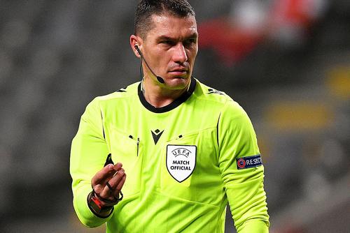 Istvan Kovacs arbitrează Al Shabab - Al Hilal // FOTO: Guliver/GettyImages