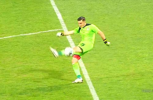 Mihai Aioani (21 de ani) a comis o gafă inexplicabilă în minutul 72 al remizei dintre Chindia și Gaz Metan, la scorul de 1-0 pentru târgovișteni. Partida s-a încheiat 1-1.