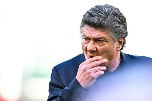 Culisele concedierii antrenorului la Cagliari. I-a numit ”viermi” pe Răzvan Marin și pe coechipieri!