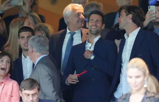 Novak Djokovic, în tribuna oficială la Real - City, alături de familia Nadal și Carlos Alcaraz