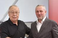 Ioanițoaia l-a confruntat pe Mihai Rotaru: „Gazeta n-a murit pentru că nu primea acreditări la Craiova” + contre pe marginea unui banner calomnios