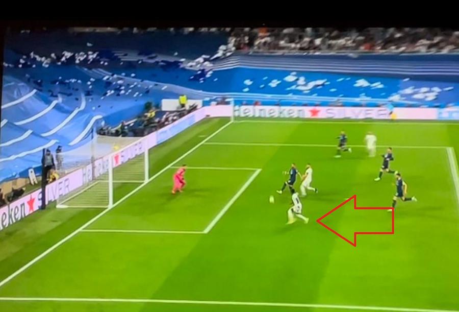 Nemarcat, Vinicius pătrunde vijelios, dar ratează șansa deschiderii scorului Imposibil! Ratare uluitoare a lui Vinicius, într-un moment-cheie al semifinalei Real Madrid - Manchester City