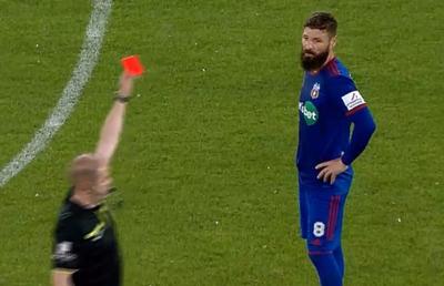 Cel mai încins moment din CSA Steaua - U Cluj: veteranul „militarilor”, eliminat
