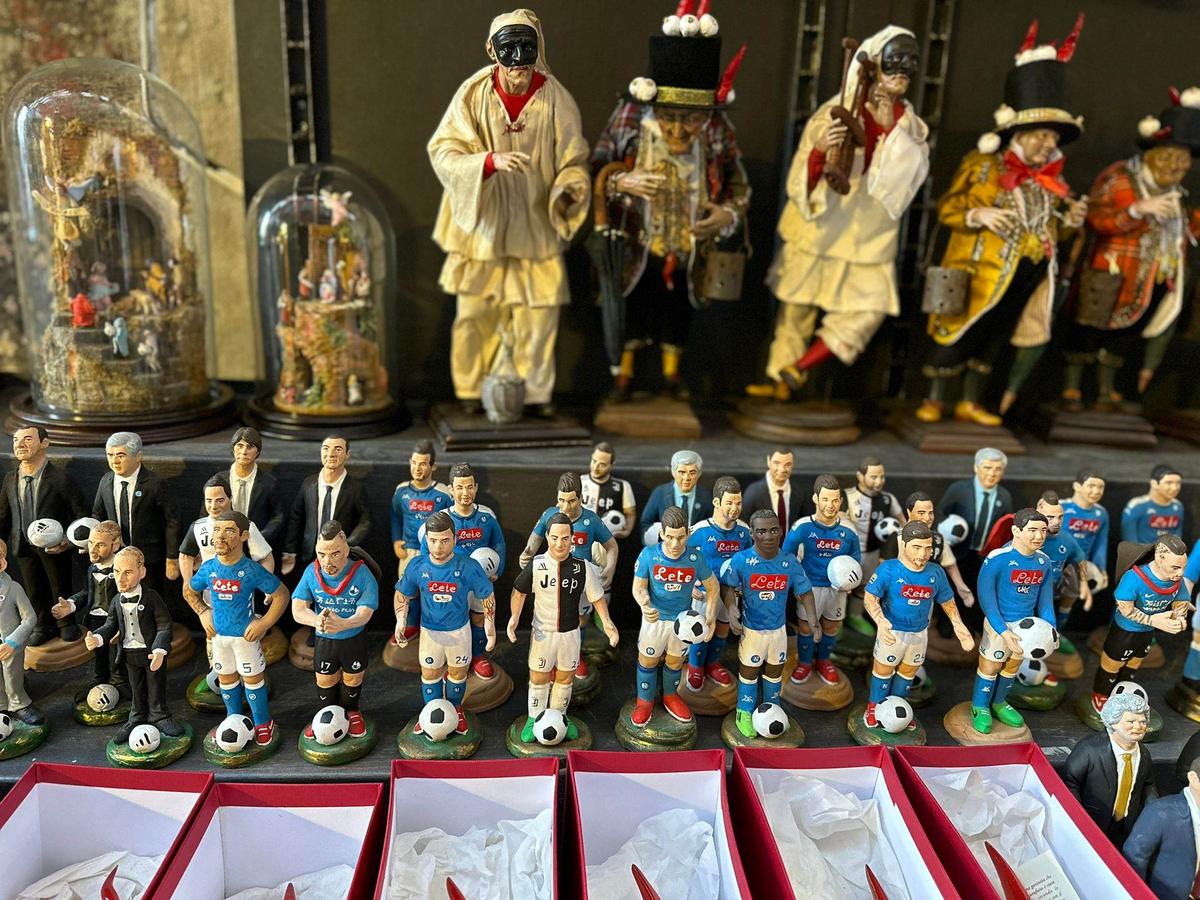 Udinese - Napoli 1-1 » Pentru D10S! Nebunie pe străzile din Napoli. Echipa la care Maradona a scris istorie e din nou campioană în Italia, după 33 de ani