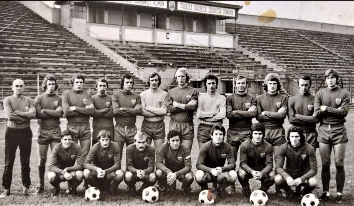 Cu tatăl condamnat pe viață, Iuliu Hajnal a scris istorie în Liga 1! » Acum are 2.300 lei pensie și îi bate obrazul lui Boloni: „Loți, puteam să punem și noi doi chiloți și-un ciorap ca să câștigăm un ban cinstit!”