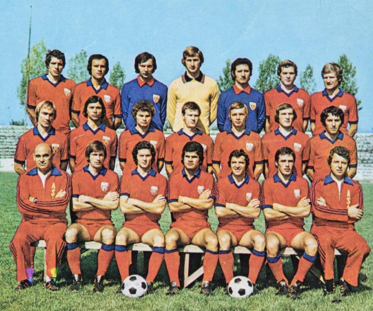 Cu tatăl condamnat pe viață, Iuliu Hajnal a scris istorie în Liga 1! » Acum are 2.300 lei pensie și îi bate obrazul lui Boloni: „Loți, puteam să punem și noi doi chiloți și-un ciorap ca să câștigăm un ban cinstit!”