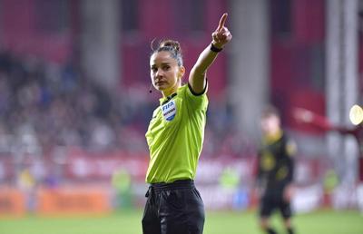 Iuliana Demetrescu va arbitra din nou un meci din Superliga » A condus ultima oară partida încheiată cu un șocant 0-8