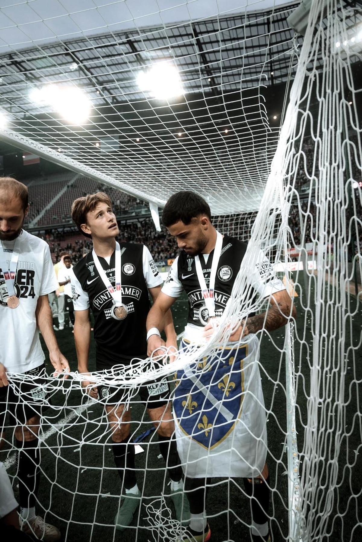 Sturm Graz a câştigat Cupa Austriei! Show în vestiar pe hit-ul momentului, „Made in Romania”