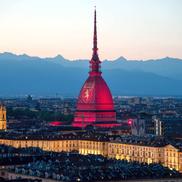 Omagiile aduse de-a lungul timpului în amintirea Invincibilor lui Grande Toro / Sursă foto: Imago Image