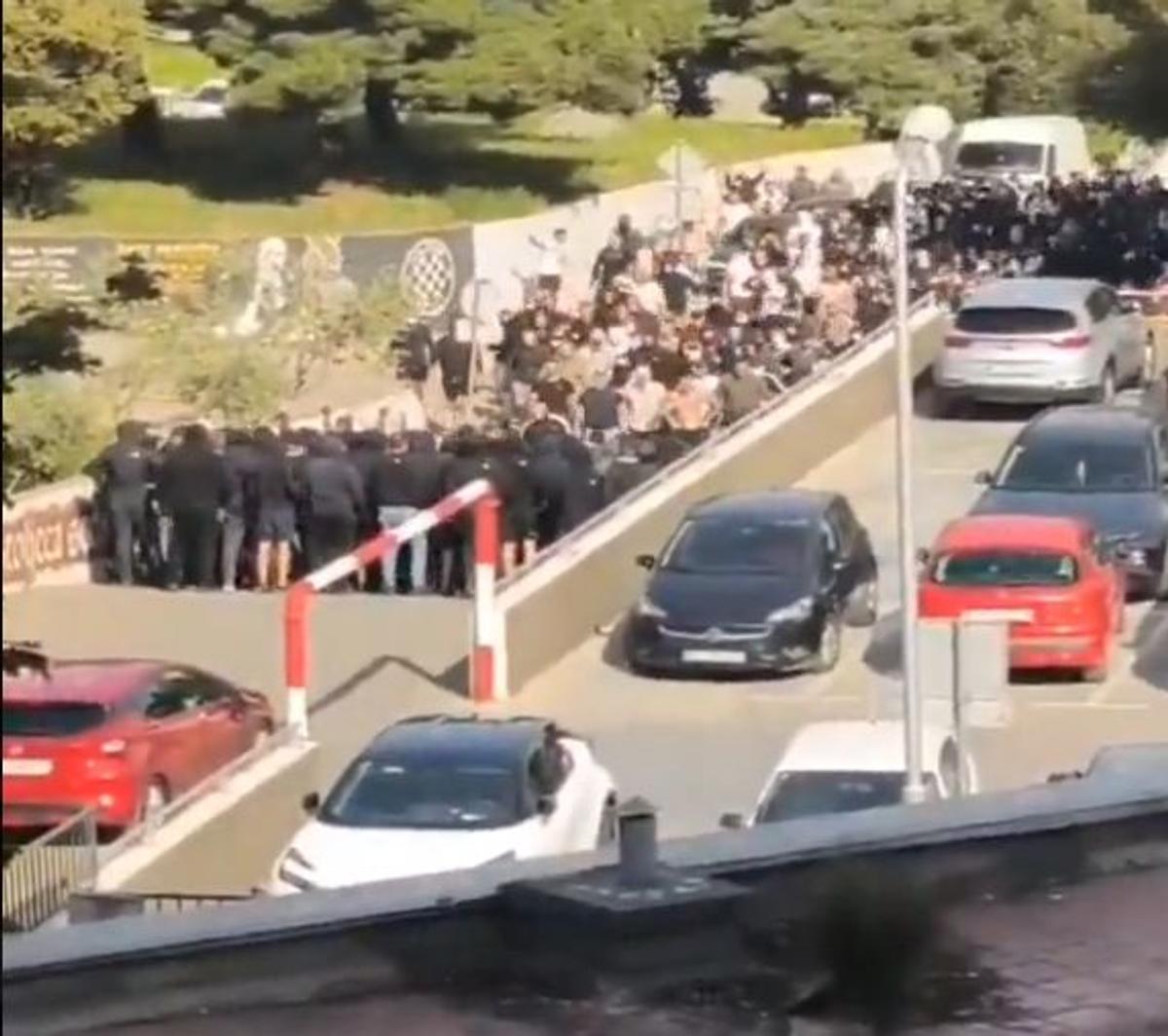 Bătaie în toată regula înainte de derby » 160 de suporteri au fost arestați, mai mulți polițiști răniți