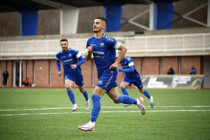 Drilon Hazrollaj, noul mijlocaș de la Rapid, a înscris un gol superb în Kosovo, foto: Instagram @drilonhazrollajj