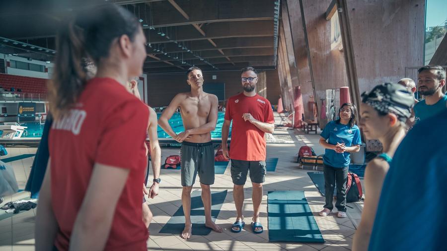 David Popovici, antrenamente alături de sportivii paralimpici din lotul național de paraescaladă