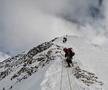 Nepalul schimbă regulile pentru expedițiile pe Everest » Cât trebuie să plătească străinii și o nouă condiție majoră: toate companiile o contestă