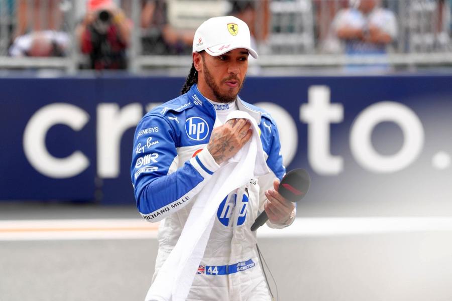 Lewis Hamilton, nemulțumit de monopostul Ferrari/ foto Imago Images Noul design al monopostului Ferrari » Ce schimbări au adus inginerii pentru Lewis Hamilton și Charles Leclerc