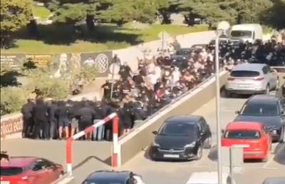 Bătaie în toată regula înainte de derby » 160 de suporteri au fost arestați, mai mulți polițiști răniți